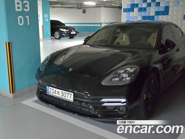 Porsche Panamera 2.9 AWD E-Hybrid — пробег 60 000 км — фото 1 из 5