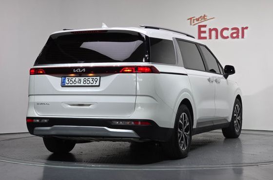 Kia Carnival Gasoline 9-Seater Prestige — пробег 22 560 км — фото 2 из 5