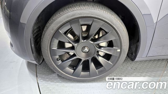 Tesla Model Y Long Range AWD — пробег 22 987 км — фото 5 из 5