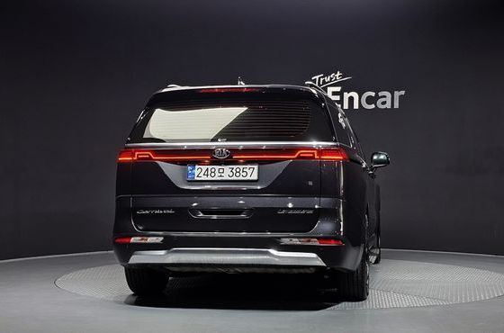 Kia Carnival 7-Seater Signature — пробег 97 107 км — фото 4 из 5