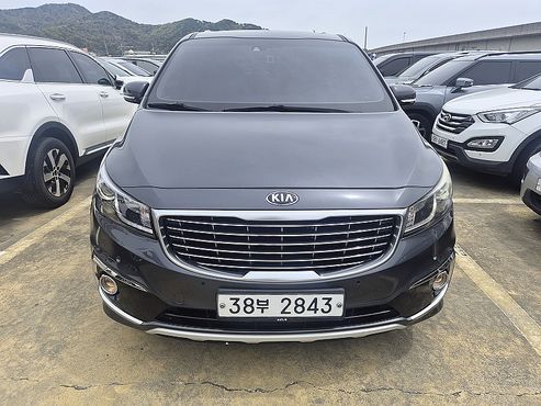 Kia Carnival 9-seater Noblesse — пробег 185 340 км — фото 3 из 5