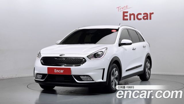Kia Niro Prestige — пробег 150 307 км — фото 1 из 5