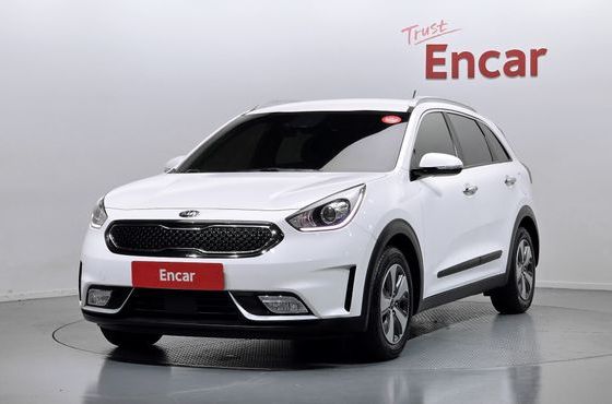 Kia Niro Prestige — пробег 150 307 км — фото 1 из 5