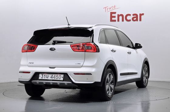 Kia Niro Prestige — пробег 150 307 км — фото 2 из 5