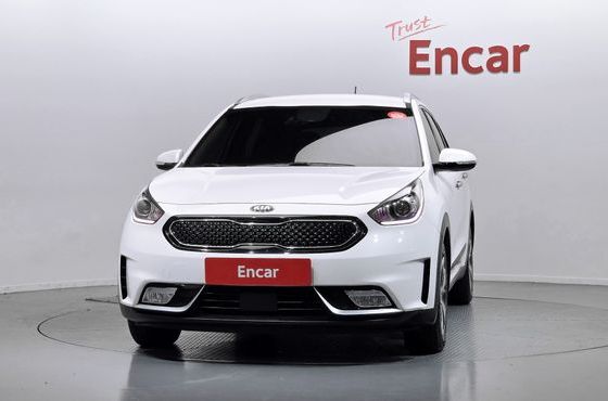 Kia Niro Prestige — пробег 150 307 км — фото 3 из 5