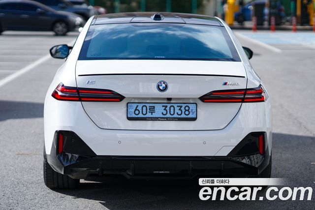 BMW i5 M60 xDrive — пробег 11 000 км — фото 4 из 5
