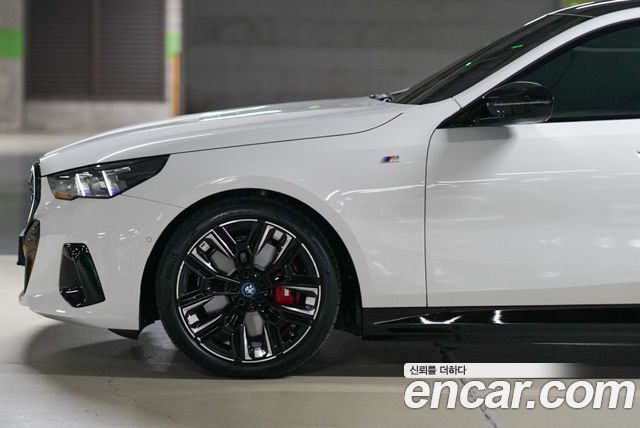 BMW i5 M60 xDrive — пробег 11 000 км — фото 5 из 5