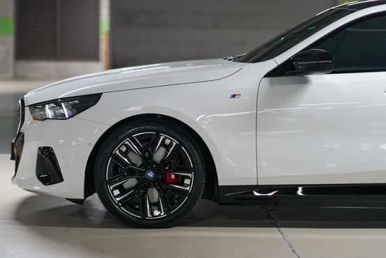 BMW i5 M60 xDrive — пробег 11 000 км — фото 5 из 5