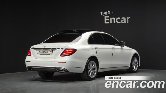 Mercedes-Benz E-Class из Кореи Encar