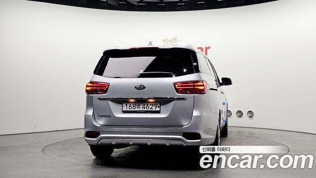 Kia Carnival из Кореи Encar