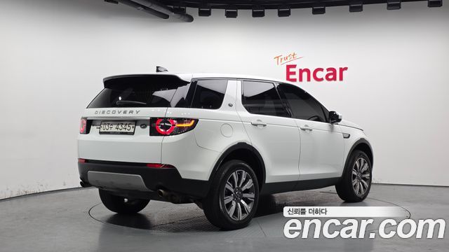 Land Rover Discovery Sport 2.0 TD4 HSE Luxury — пробег 86 237 км — фото 2 из 5