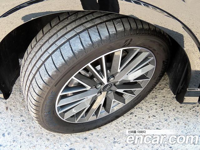 Audi Q3 40 TFSI Quattro Premium — пробег 5 919 км — фото 5 из 5