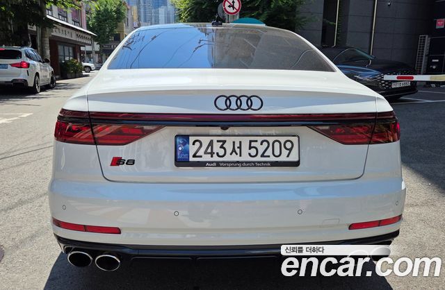 Audi S8 4.0 TFSI Quattro LWB — пробег 17 932 км — фото 4 из 5