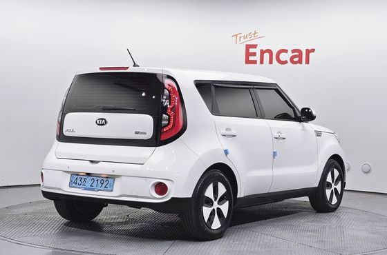 Kia Soul EV — пробег 58 296 км — фото 2 из 5