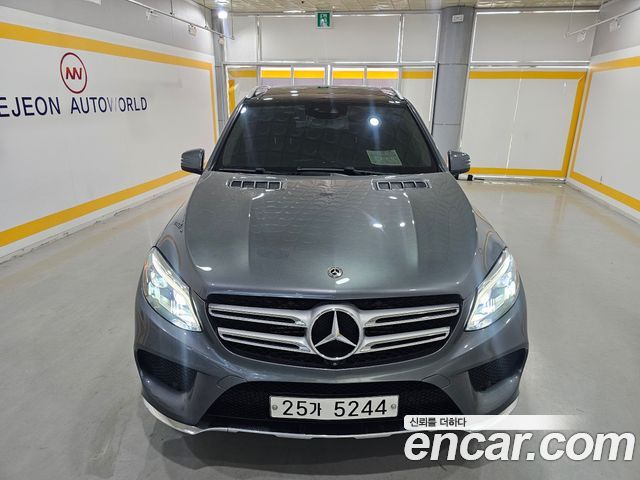 Mercedes-Benz GLE-Class GLE350 d 4MATIC Premium — пробег 90 204 км — фото 2 из 5