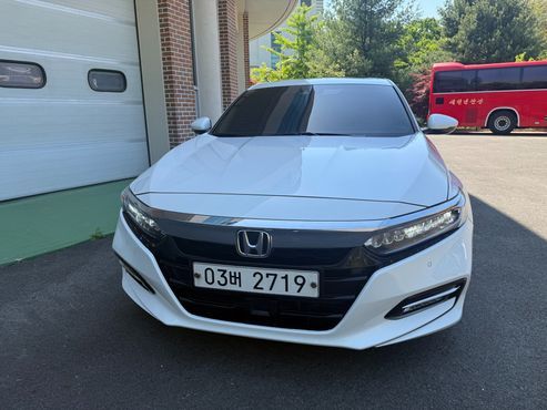 Honda Accord 2.0 Hybrid Touring — пробег 71 831 км — фото 3 из 5