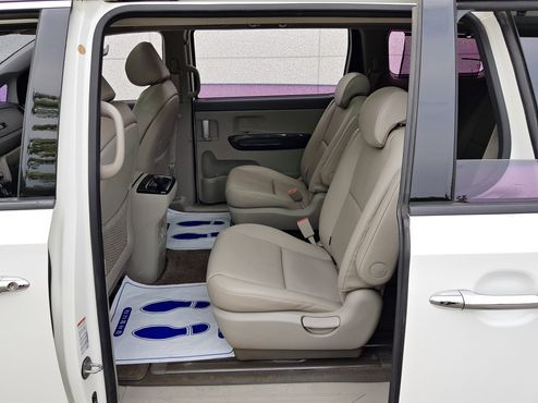 Kia Carnival 9-seater Prestige — пробег 145 000 км — фото 5 из 5