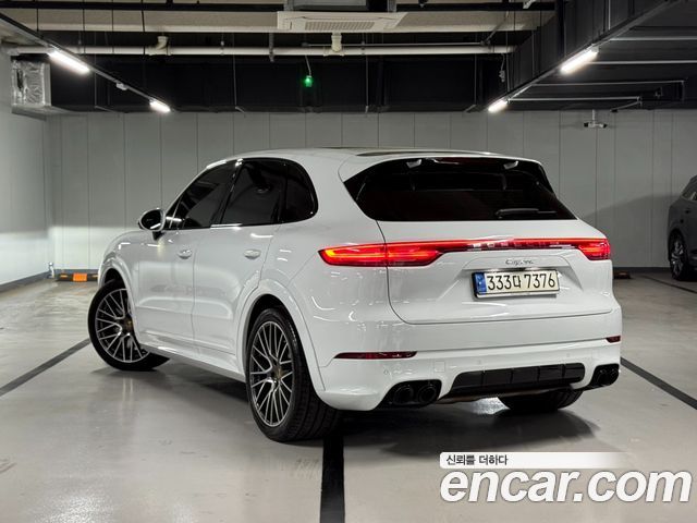 Porsche Cayenne 3.0 — пробег 75 700 км — фото 2 из 5