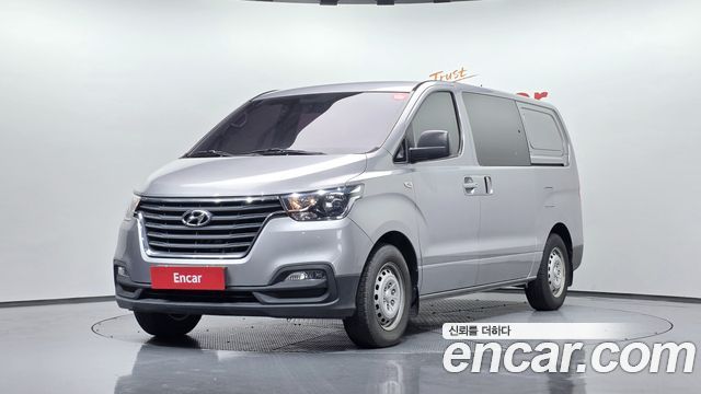 Hyundai Starex Van 5-Seater Style — пробег 48 339 км — фото 1 из 5