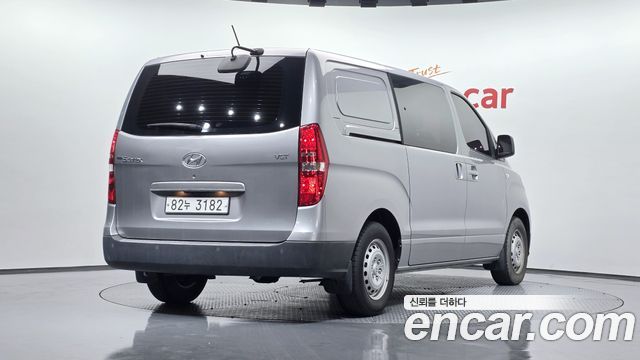Hyundai Starex Van 5-Seater Style — пробег 48 339 км — фото 2 из 5
