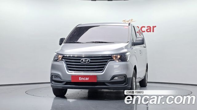 Hyundai Starex Van 5-Seater Style — пробег 48 339 км — фото 3 из 5