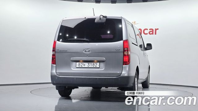 Hyundai Starex Van 5-Seater Style — пробег 48 339 км — фото 4 из 5