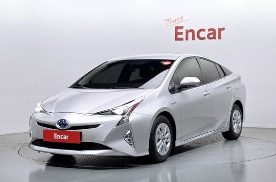 Toyota Prius 1.8 E — пробег 104 140 км — фото 1 из 5