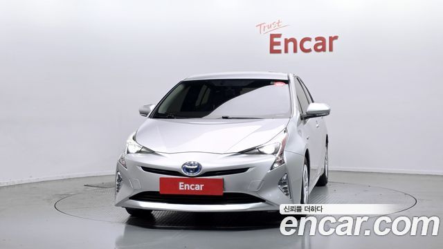 Toyota Prius 1.8 E — пробег 104 140 км — фото 3 из 5
