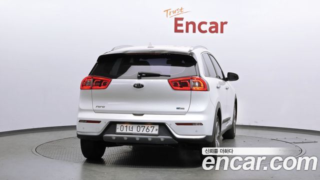 Kia Niro Prestige — пробег 85 331 км — фото 4 из 5