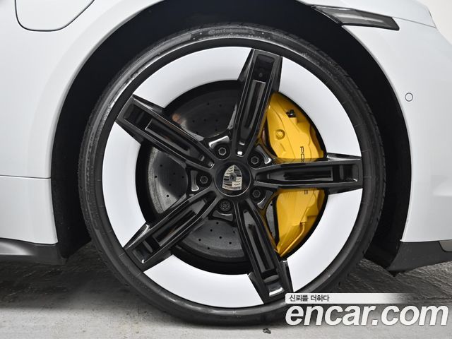 Porsche Taycan из Кореи Encar
