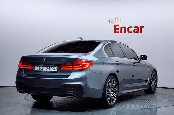 BMW 5-Series 530i M Sport Package Plus — пробег 71 682 км — фото 2 из 5