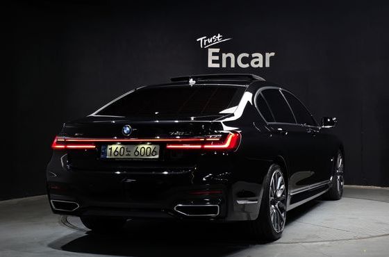 BMW 7-Series 740Li xDrive M Sport Package — пробег 96 376 км — фото 2 из 5