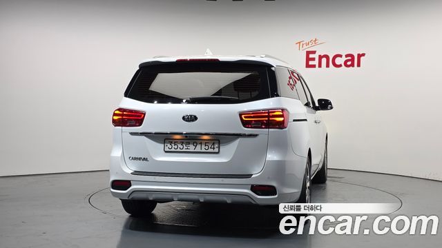 Kia Carnival из Кореи Encar
