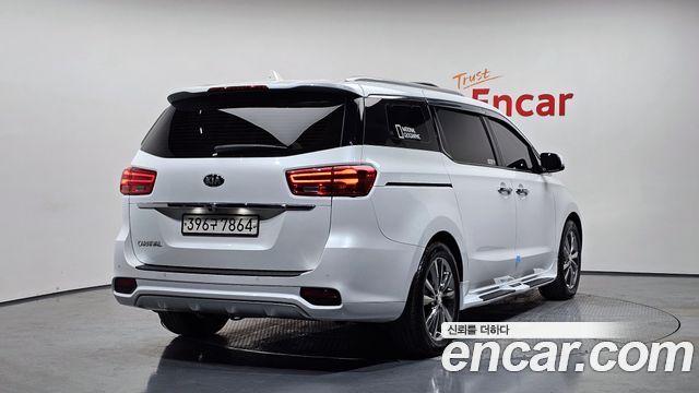 Kia Carnival из Кореи Encar