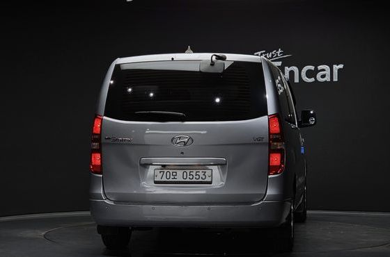 Hyundai Starex 12-Seater Wagon CVX Deluxe — пробег 202 451 км — фото 4 из 5