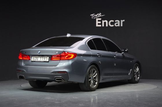 BMW 5-Series 520d xDrive M Sport Package Plus — пробег 120 373 км — фото 2 из 5
