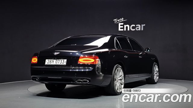 Bentley Flying Spur 4.0 — пробег 98 283 км — фото 2 из 5