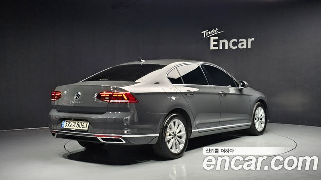 Volkswagen Passat 2.0 TDI Premium — пробег 87 093 км — фото 2 из 5