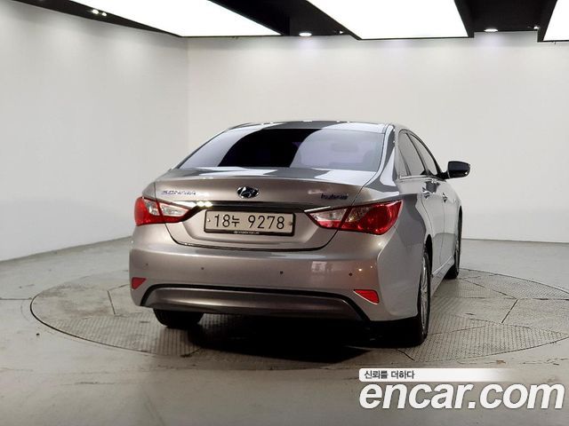 Hyundai Sonata 2.0 Modern — пробег 208 405 км — фото 3 из 5