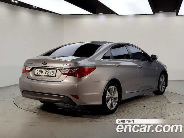 Hyundai Sonata 2.0 Modern — пробег 208 405 км — фото 4 из 5