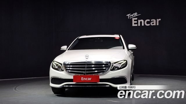 Mercedes-Benz E-Class E300 4MATIC Exclusive Standard — пробег 50 232 км — фото 3 из 5