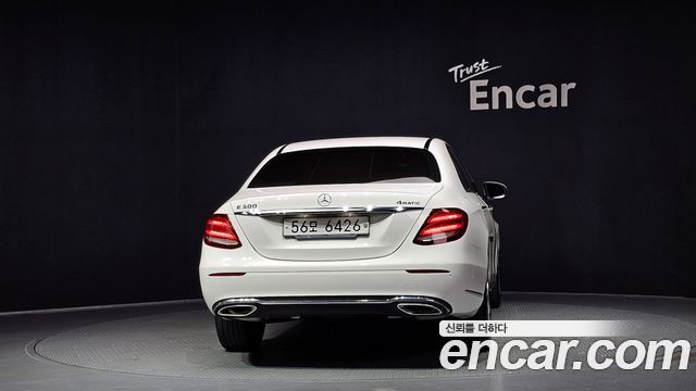 Mercedes-Benz E-Class E300 4MATIC Exclusive Standard — пробег 50 232 км — фото 4 из 5