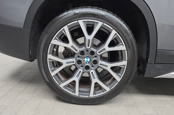 BMW X1 xDrive 20i xLine — пробег 71 929 км — фото 5 из 5