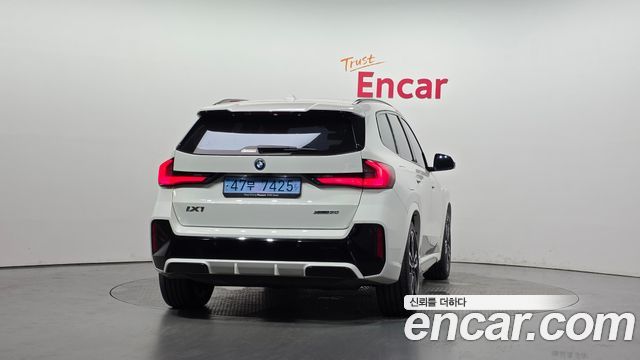 BMW iX1 из Кореи Encar