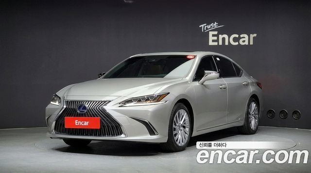 Lexus ES Executive — пробег 36 268 км — фото 1 из 5