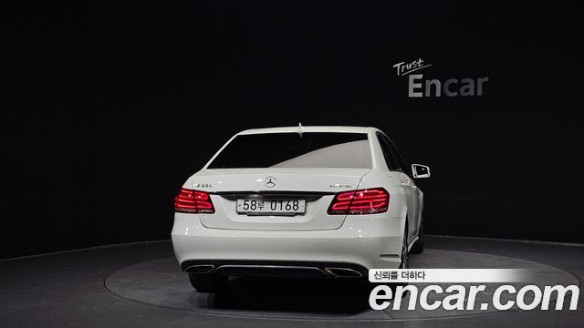 Mercedes-Benz E-Class E220 Bluetec Avantgarde — пробег 81 529 км — фото 4 из 5