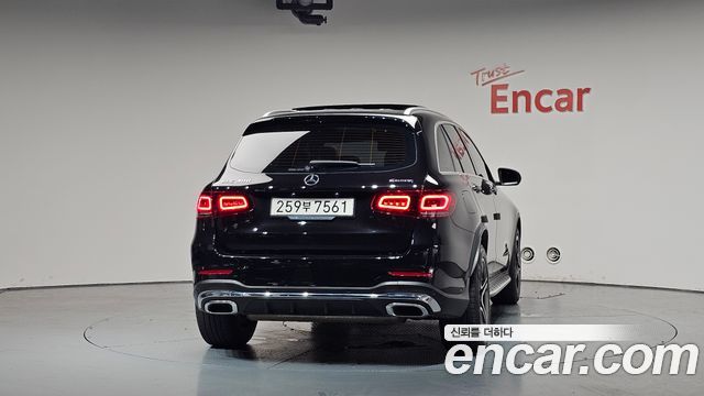 Mercedes-Benz GLC-Class GLC300 4MATIC Premium — пробег 55 921 км — фото 4 из 5