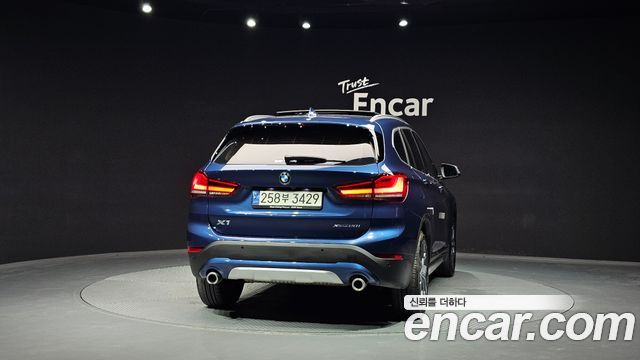 BMW X1 xDrive 20i xLine — пробег 29 174 км — фото 4 из 5