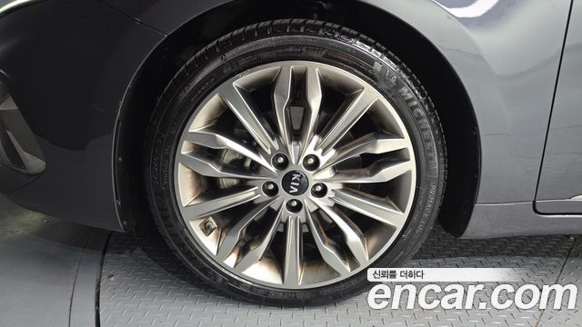 Kia K7 из Кореи Encar