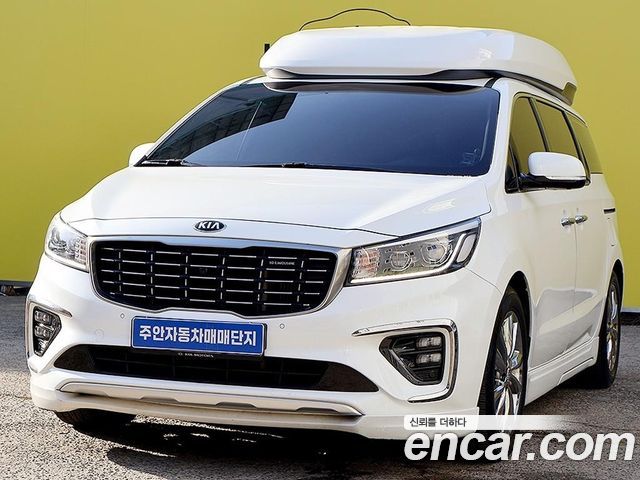 Kia Carnival 7-Seater Hi-Limousine VIP — пробег 100 068 км — фото 2 из 5